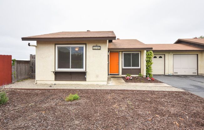 *Move In Special* 55+ Senior Community Located on  Peacock Hills!!