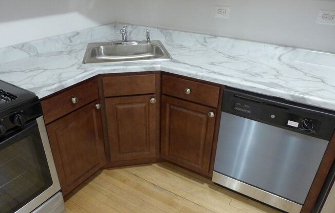 Studio, 1 bath, 475 sqft, $1,295, Unit 201