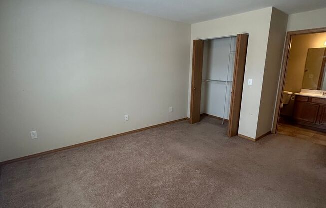 2 beds, 2 baths, 1,100 sqft, $1,595