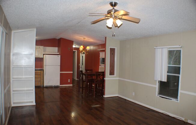 2 beds, 2 baths, $800