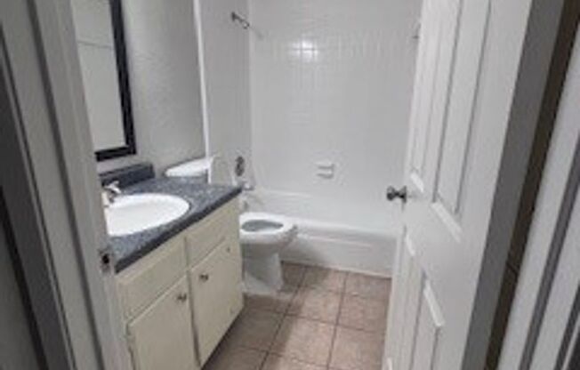 2 beds, 2 baths, 931 sqft, $1,225, Unit 08-0807