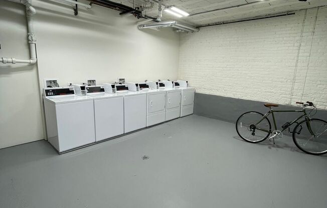 Studio, 1 bath, 450 sqft, $1,295, Unit 106