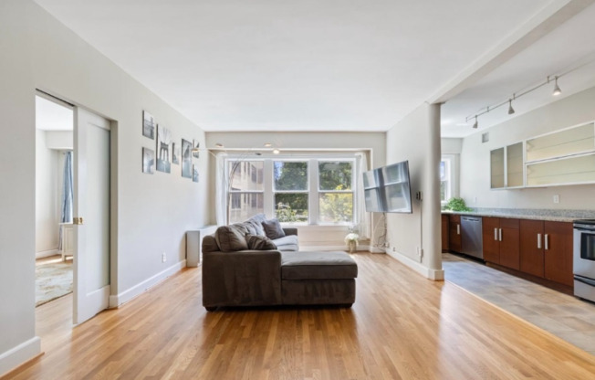 3901 CATHEDRAL AVE NW