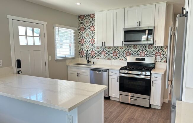 Historic renovated 3 bedroom Craftsman In Olde Town Orange - Available Aug 15