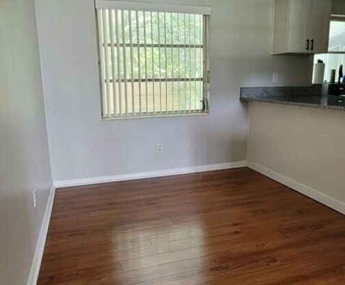 2 beds, 1 bath, $1,300