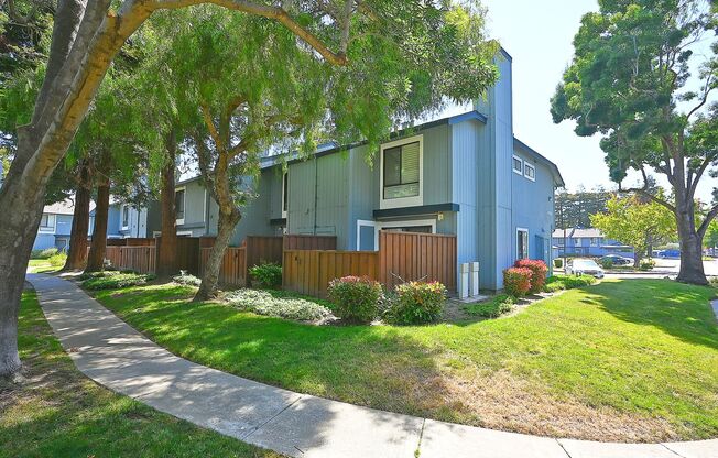 $3190 -- Beautifully Remodeled Townhome in Foxwood – Best Unit in the Community!