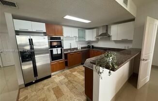 170 SE 14th St cu-1108, Miami, FL 33131