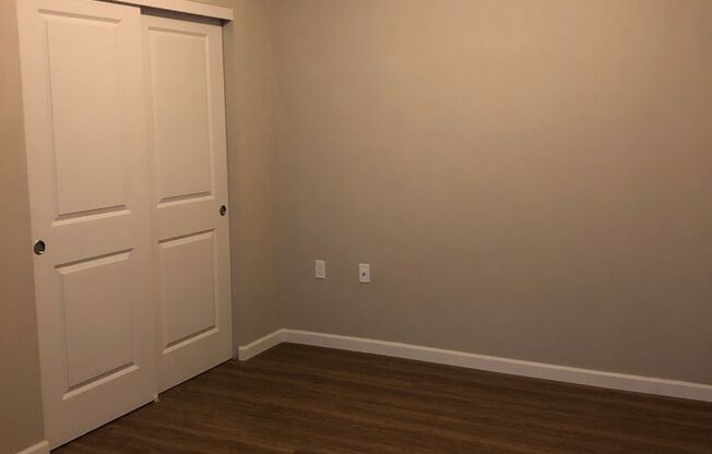 1 bed, 1 bath, 450 sqft, $1,250, Unit 405