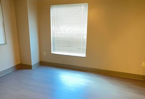 LAKE PLAZA CONDOMINIUMS, UNIT 307