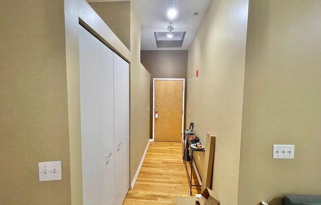 Beautiful 2BD/2BTH CONDO IN THE LOOP!