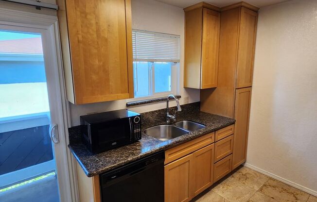 3 Bedroom 2 Bath Upper Unit in Mira Mesa