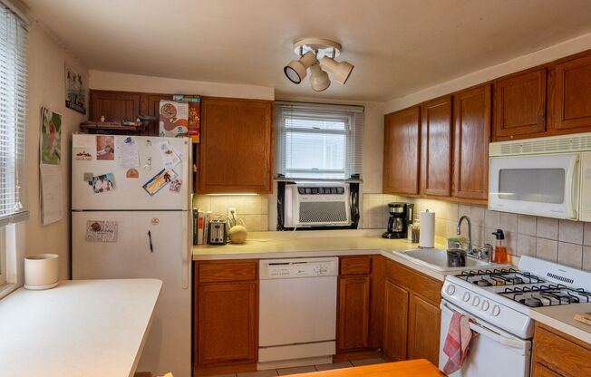 1 bed, 1 bath, $1,575, Unit 1500 South St 3F