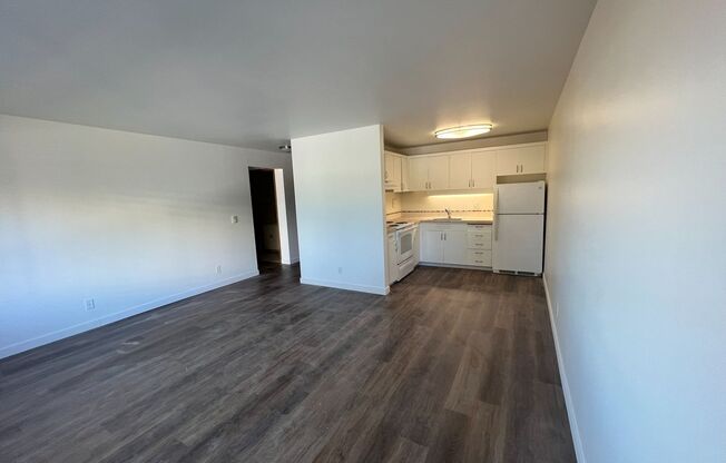 1 bed, 1 bath, 613 sqft, $1,595, Unit 405