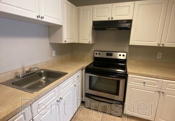 1 bed, 1 bath, 759 sqft, $1,075