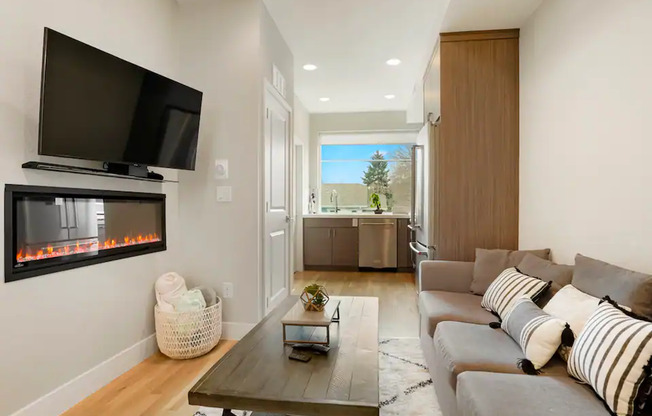 Modern Townhome With Rooftop Deck and Mountain View