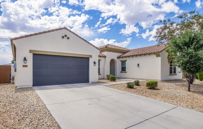 Nicely updated 3-bedroom single level home in Goodyear