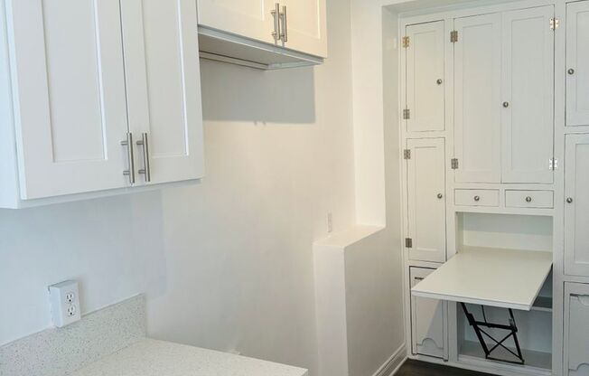 Studio, 1 bath, 420 sqft, $1,635, Unit 410