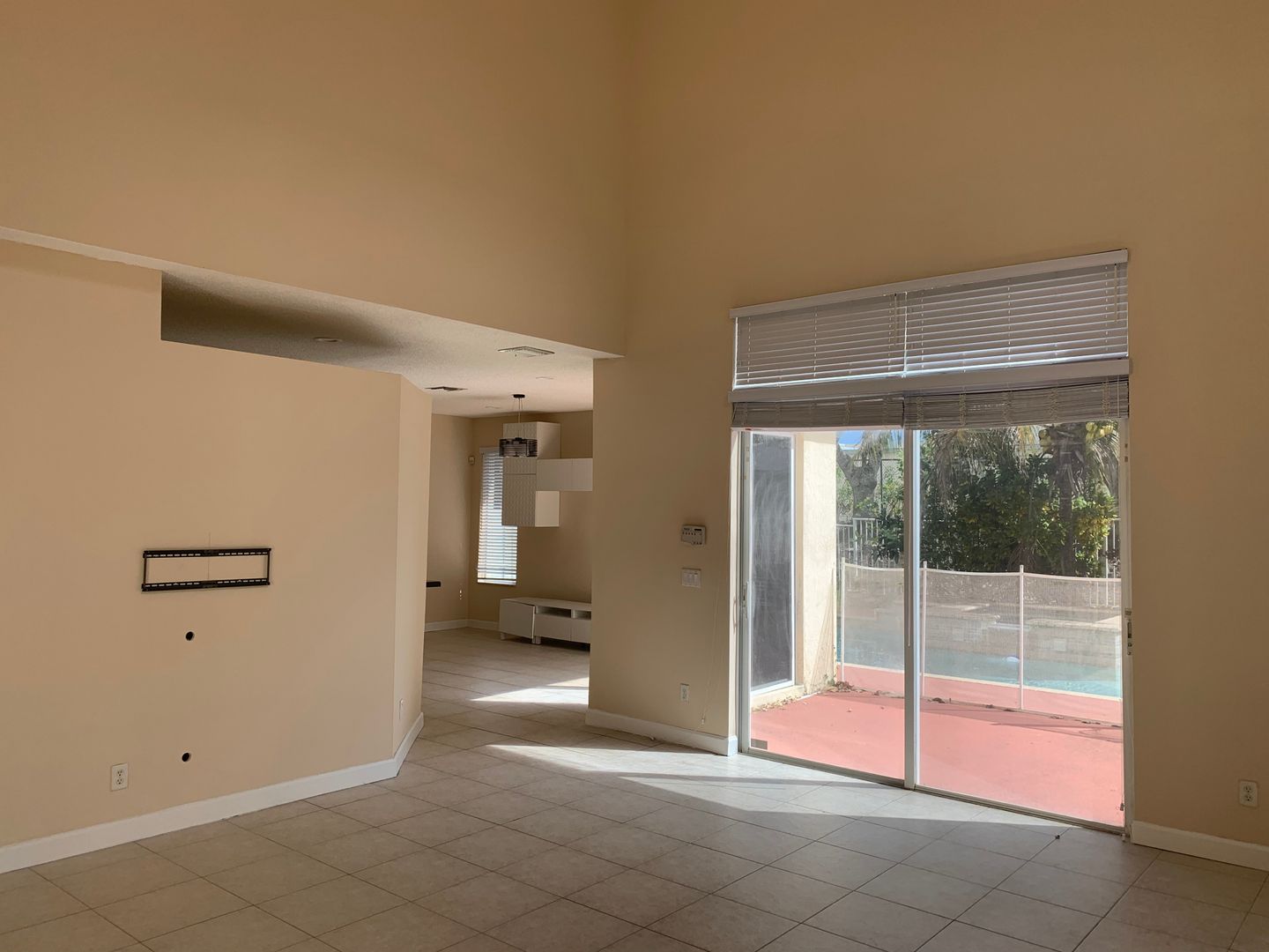 Single Family house in Laguna Isles - Pembroke Pines