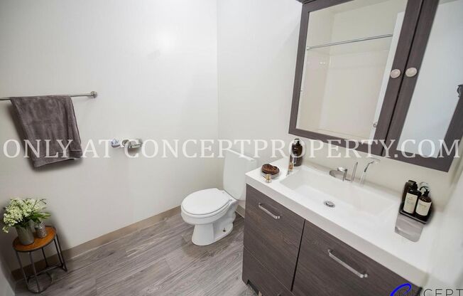 2 beds, 1.5 baths, 1,040 sqft, $1,299, Unit 13