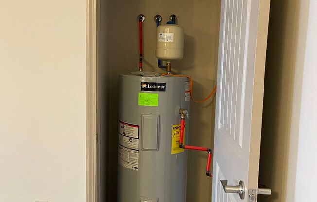 2 beds, 2 baths, 929 sqft, $1,025, Unit 1720-B05