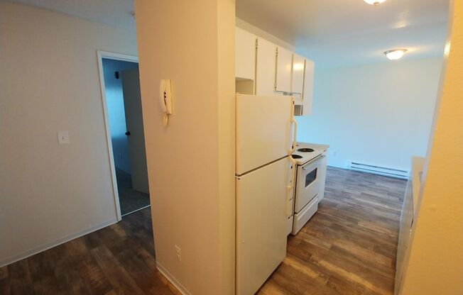 1 bed, 1 bath, 570 sqft, $1,275, Unit C-108