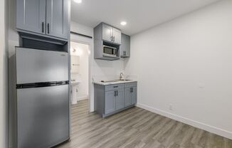 Studio, 1 bath, 350 sqft, $1,295, Unit 6165-08