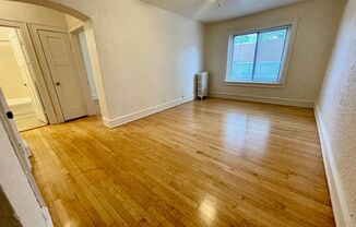 1 bed, 1 bath, $1,025, Unit 102