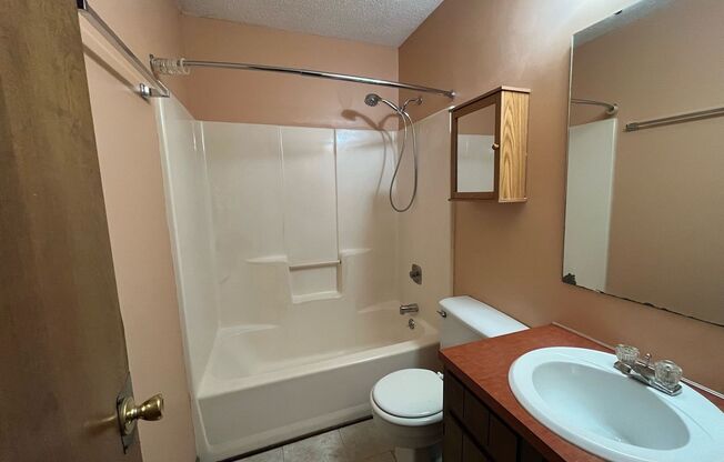 2 beds, 1.5 baths, $1,375, Unit Unit C