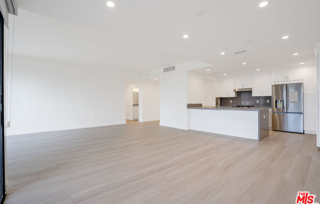 2 beds, 2 baths, 1,621 sqft, $4,800, Unit 1509