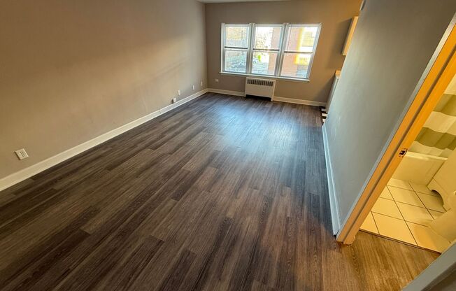 Studio, 1 bath, 400 sqft, $895, Unit #211