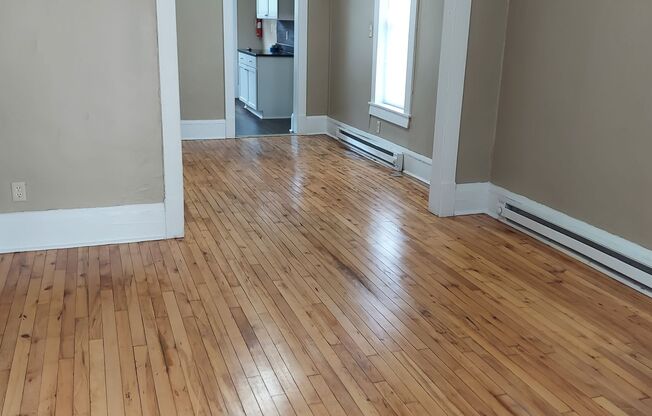 2 beds, 1 bath, 790 sqft, $1,290, Unit 705 Conway St
