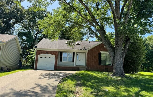 Close to Post! Cute 3 Bed/2 Bath Home Freshly Painted and New Carpet!!