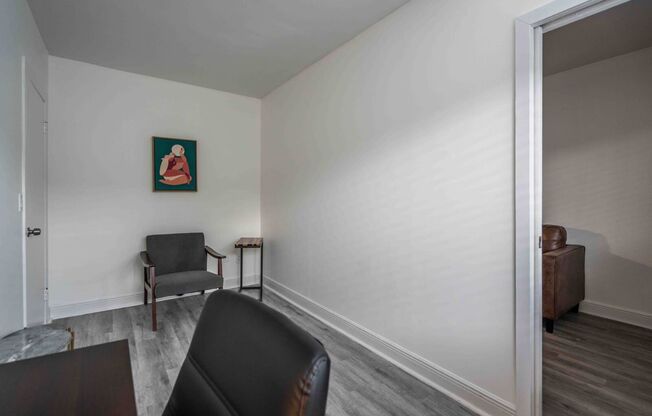 2 beds, 1 bath, 800 sqft, $2,000, Unit 14