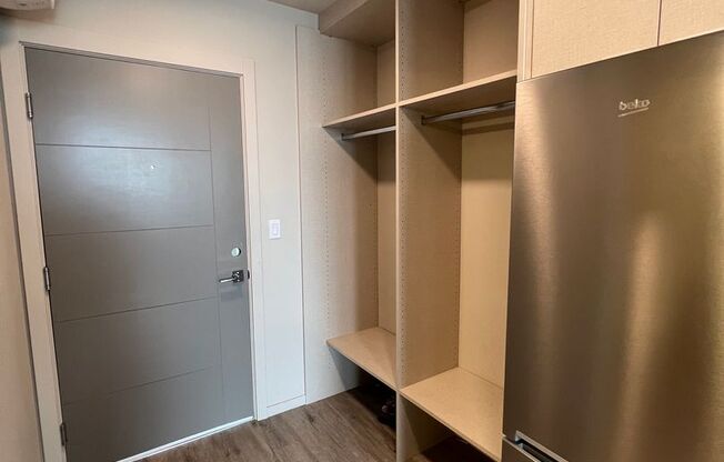 Studio, 1 bath, 318 sqft, $1,495, Unit 703