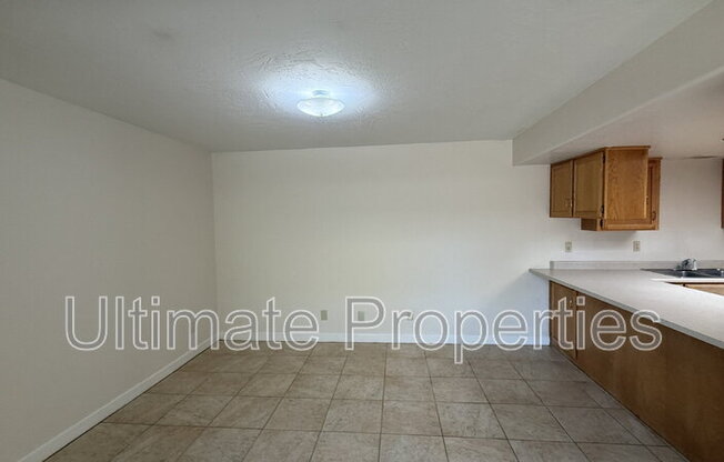 5814 W GELDING DR