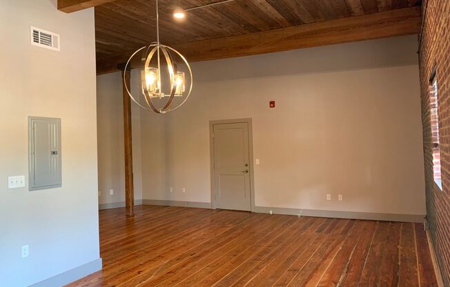 1 bed, 1 bath, 746 sqft, $1,638, Unit Bay 5 Unit 219