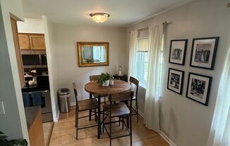 468 West Melrose