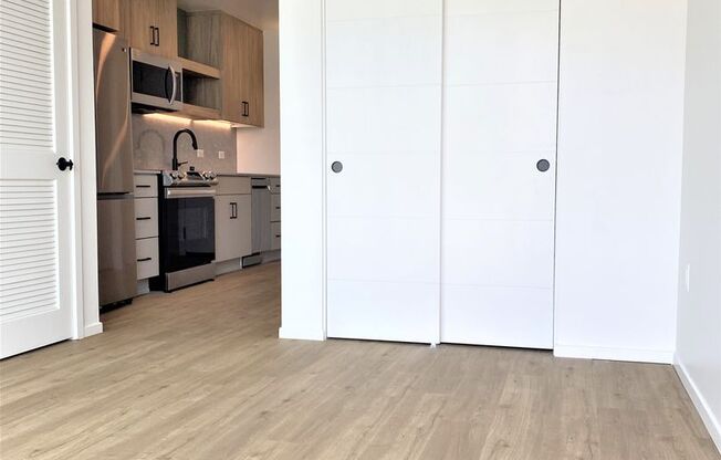 Studio, 1 bath, 354 sqft, $2,195, Unit 405