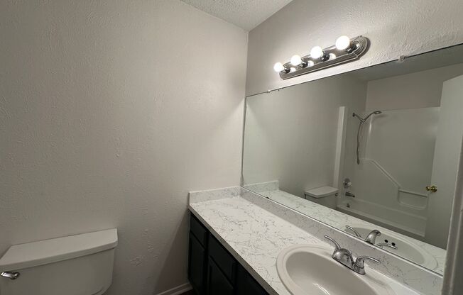 2 beds, 1.5 baths, $1,200, Unit APARTMENT 505