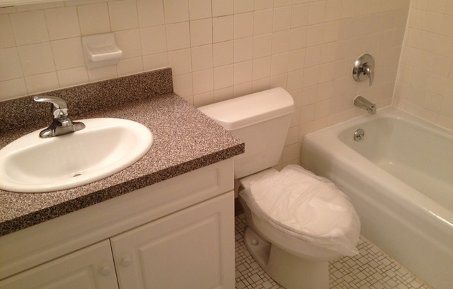 1 bed, 1 bath, 850 sqft, $1,950, Unit 3L09