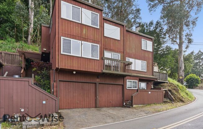 6845 Thornhill Drive