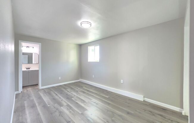 Modern 1-Bedroom 1-bathroom ADU guest house with Private Yard – Brand New