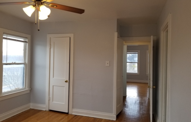 1 bed, 1 bath, 700 sqft, $850, Unit Unit 3