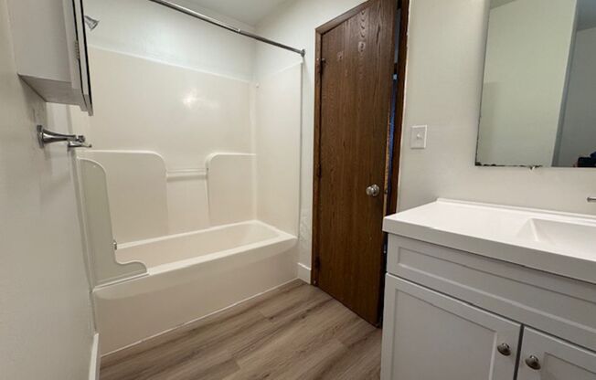 3 beds, 1 bath, 1,120 sqft, $2,250, Unit 732 S. Millvale Ave. #B6