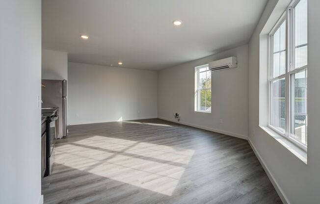 1 bed, 1 bath, 629 sqft, $1,095, Unit 301