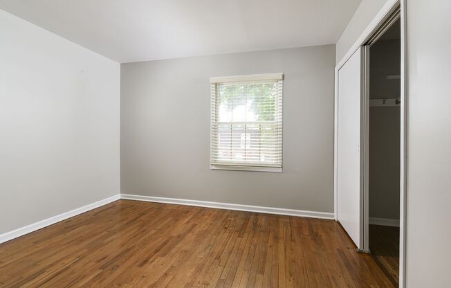 2 beds, 1 bath, 910 sqft, $1,895, Unit 26OH-11