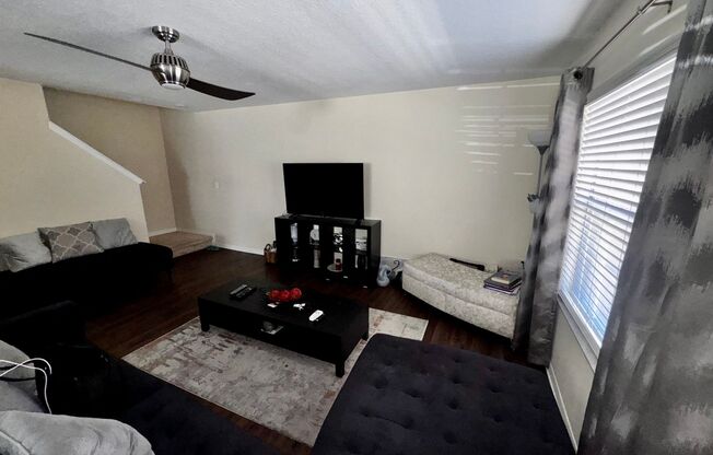 3 Bedroom 2.5 Bath Treviso Townhome minutes from Sanford Orlando International Airport!