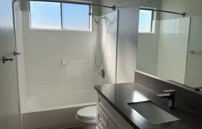 2 beds, 2 baths, 1,000 sqft, $2,505, Unit B59