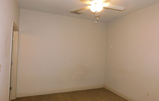 2 beds, 2 baths, $1,600, Unit Unit 113