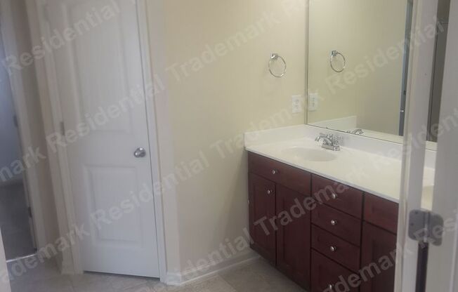 Modern Comfort: Spacious 4-Bedroom, 3.5-Bathroom Home in Desirable Raleigh Neighborhood